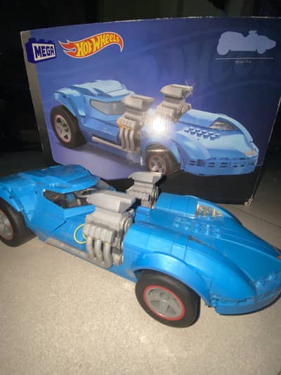MEGA Hot Wheels Twin Mill Building Kit - 635 Pieces with Box