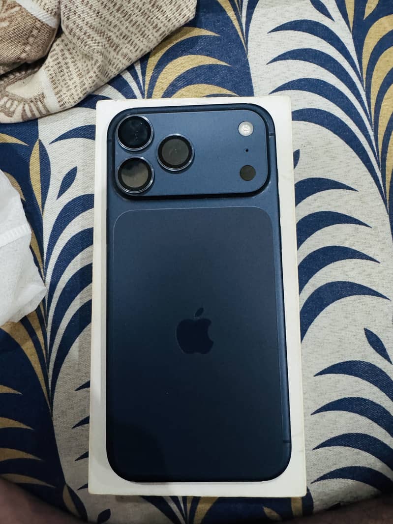 Apple iPhone 17 Pro Max 0