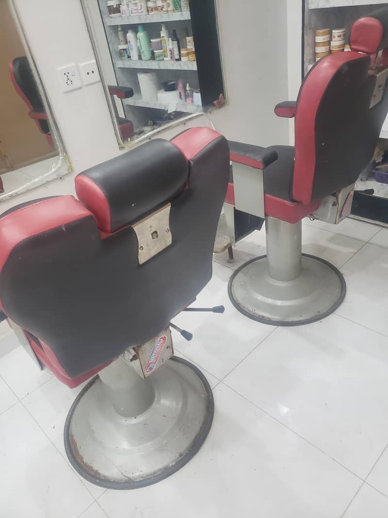 saloon chairs 0