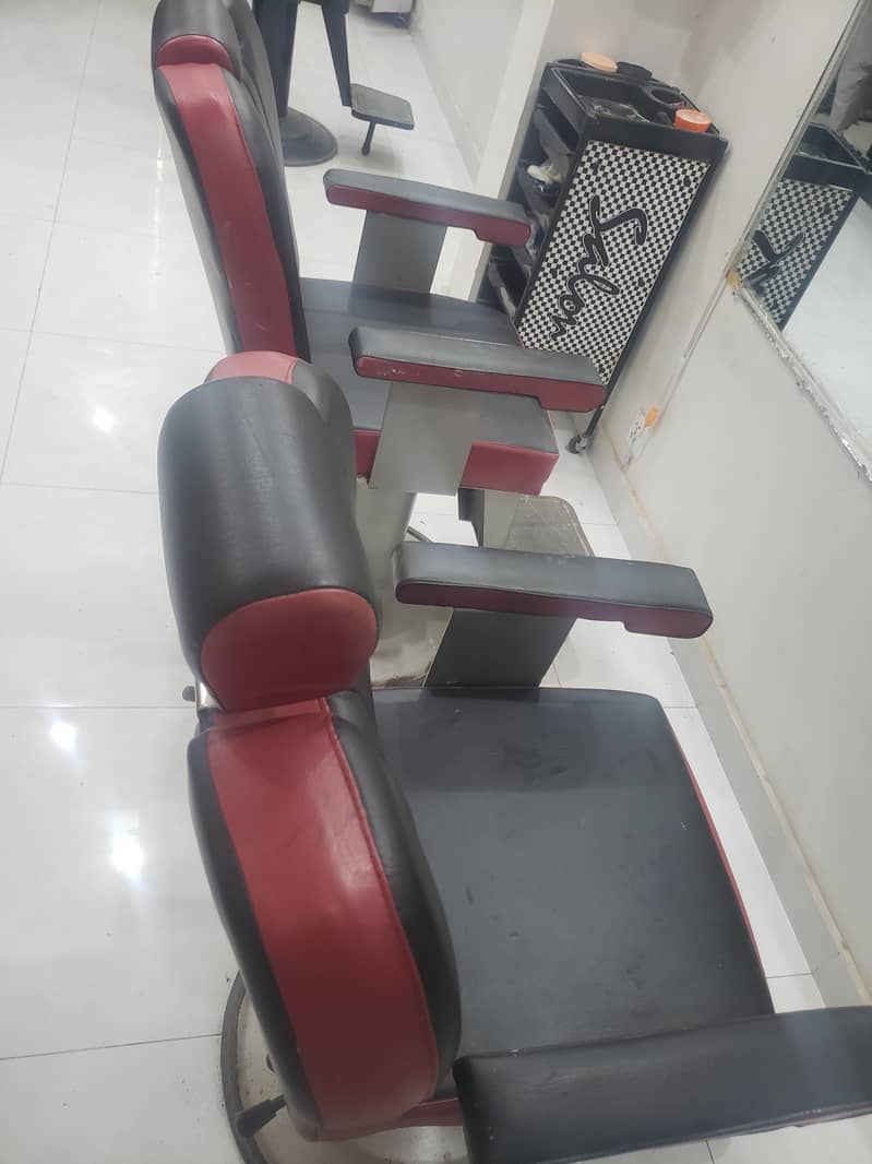 saloon chairs 4