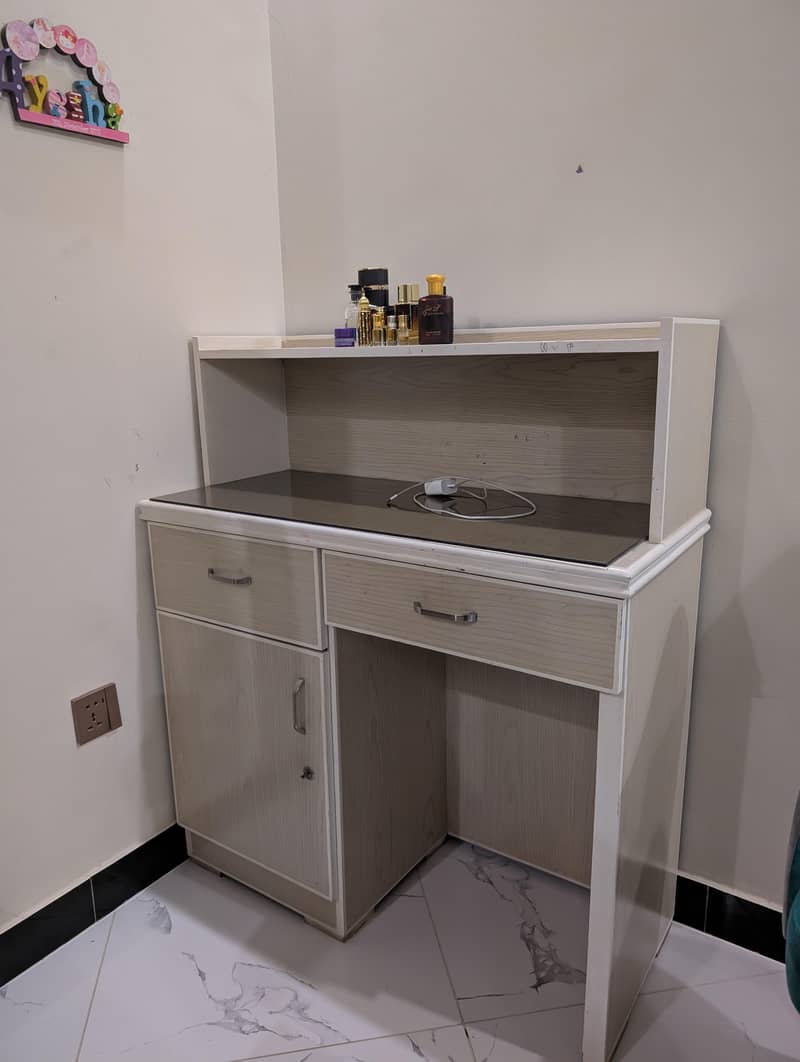 Study table with chair 4