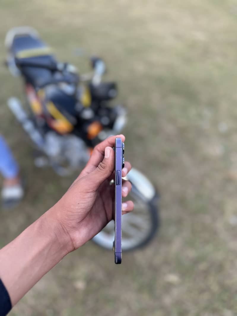 Apple iPhone 14 Pro Max 0