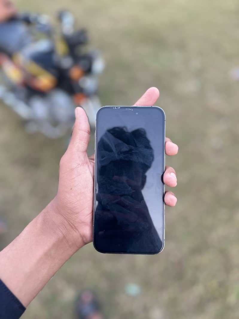 Apple iPhone 14 Pro Max 1