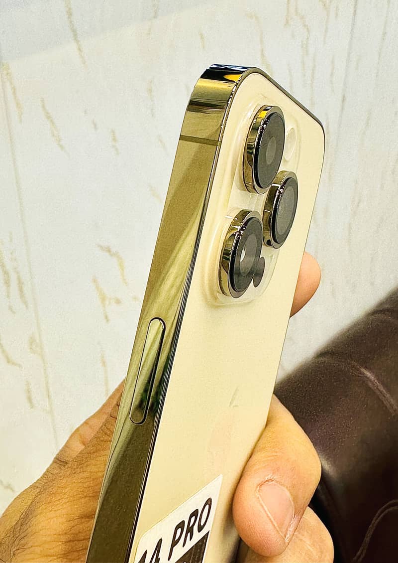Apple iPhone 14 Pro 8