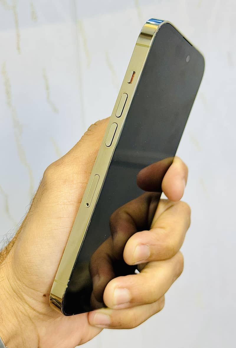 Apple iPhone 14 Pro 9