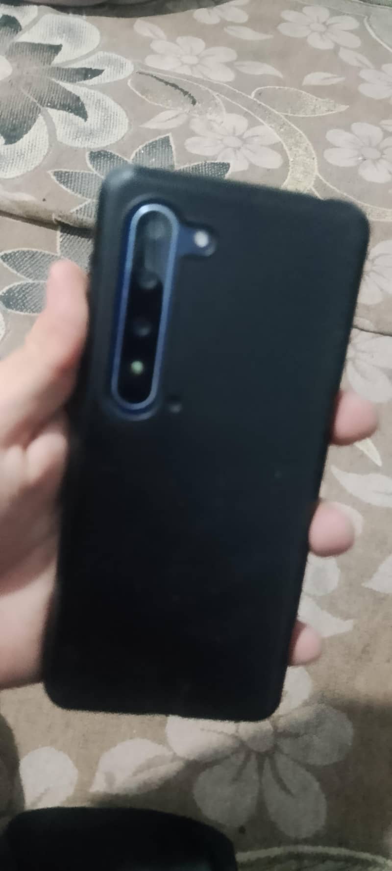 Sharp Aquos R5G 1