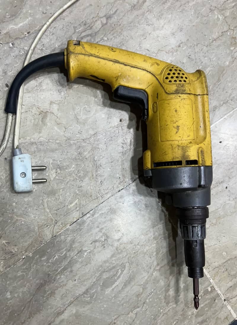 Screwdriver powerfull dewalt 1