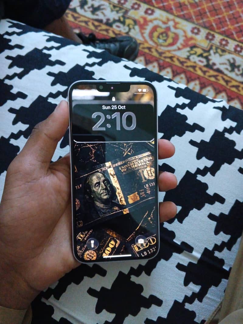Apple iPhone 14 3