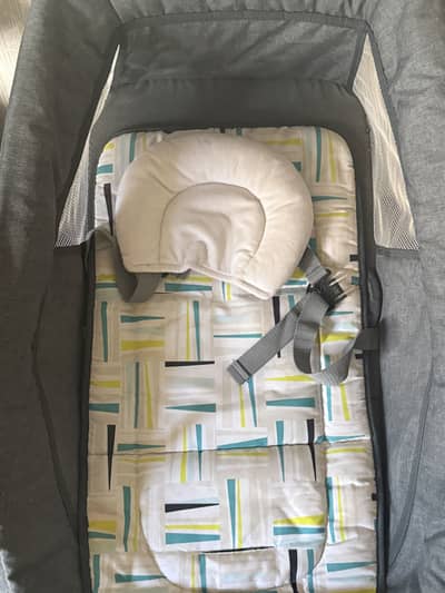 Baby swing all buttons working