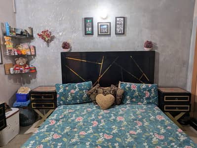 SHADI ma deny k liye kum qeemat py BED + TWO SIDE TABLES