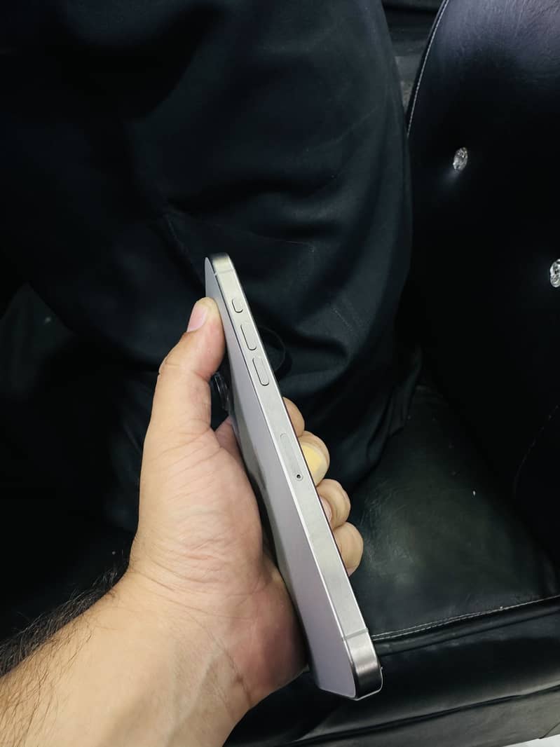 Apple iPhone 15 Pro Max 1