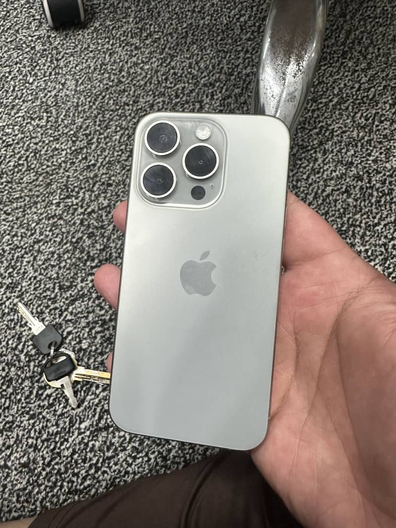 Apple iPhone 15 Pro 0