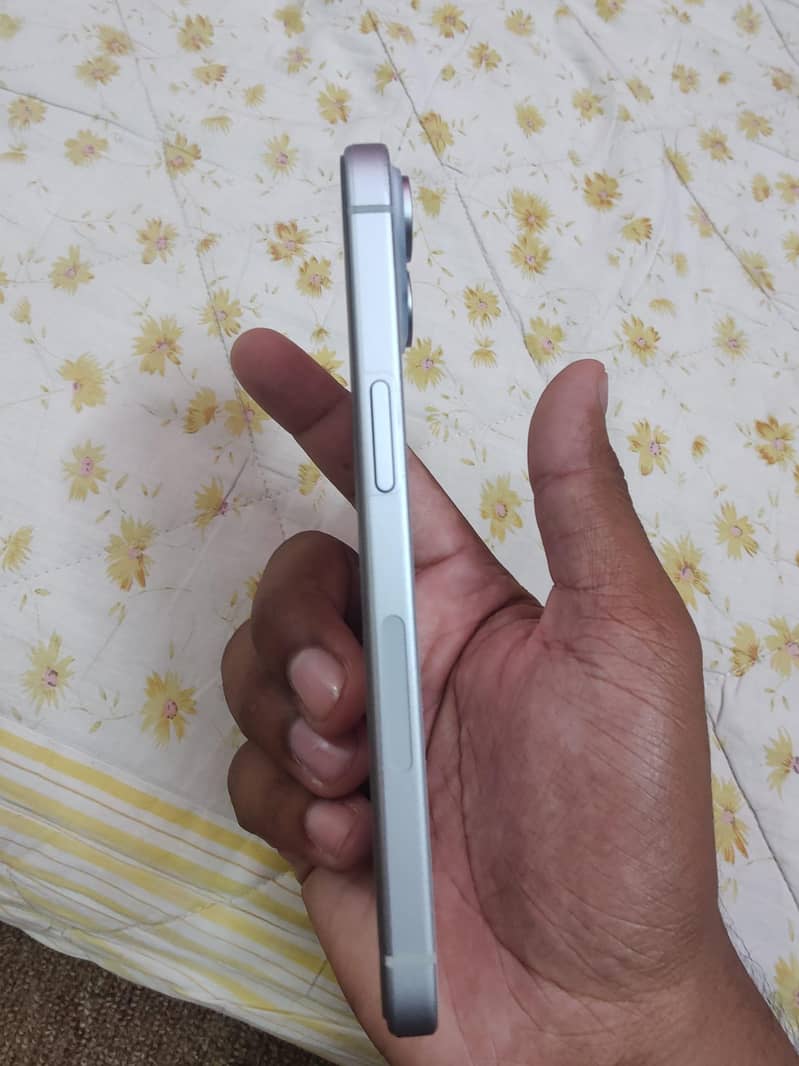 Apple iPhone 15 5