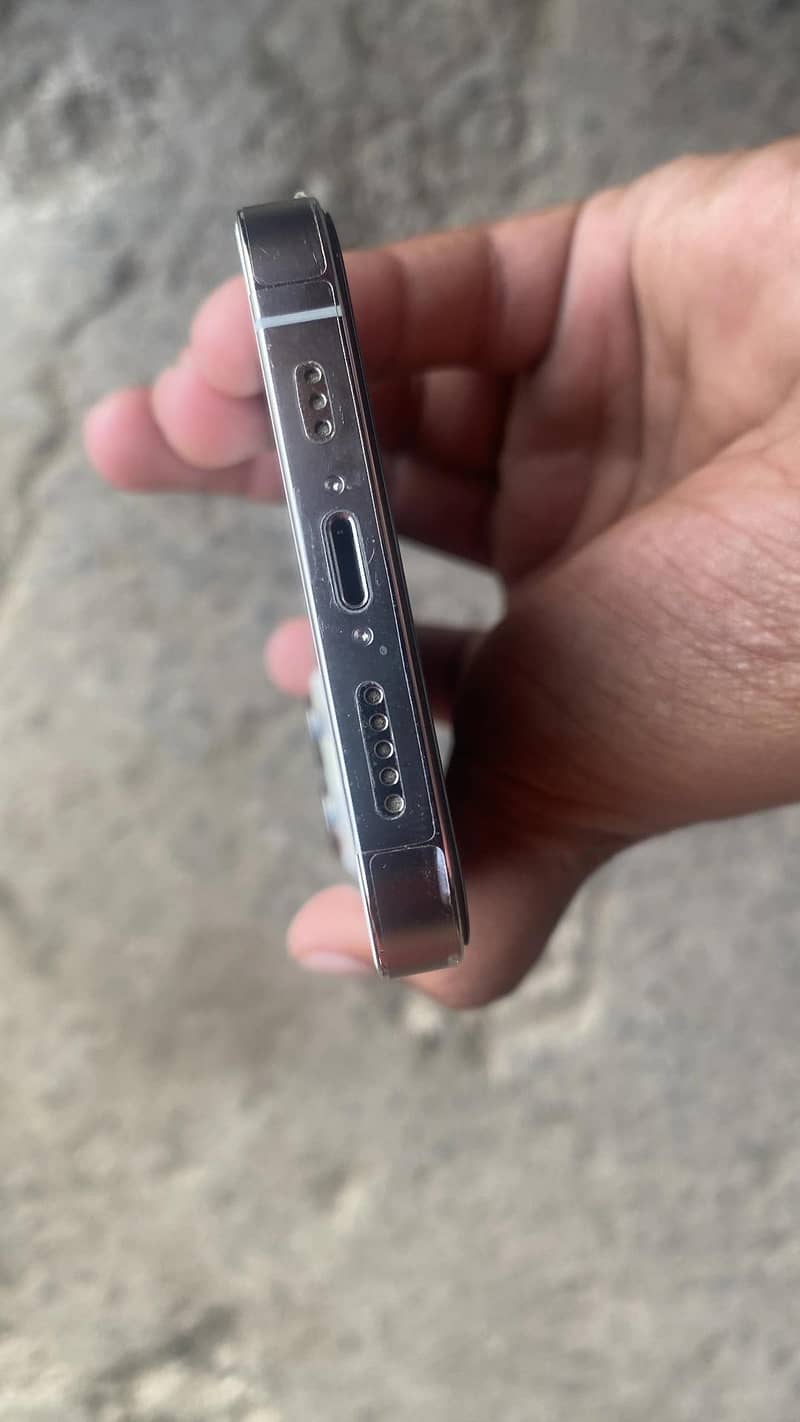 Apple iPhone 13 Pro 2