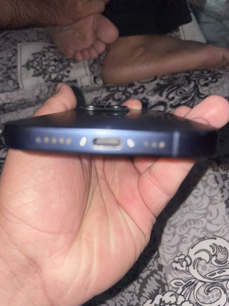 Apple iPhone 15 Pro 1