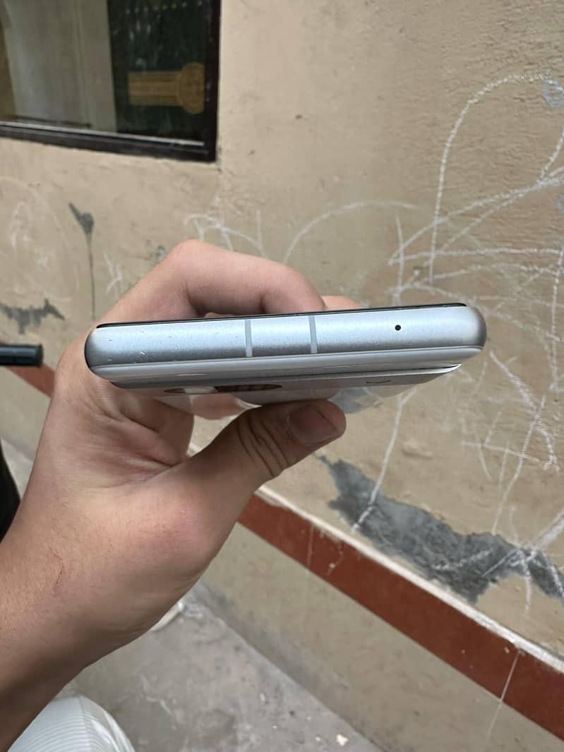 Google Pixel 7a 4