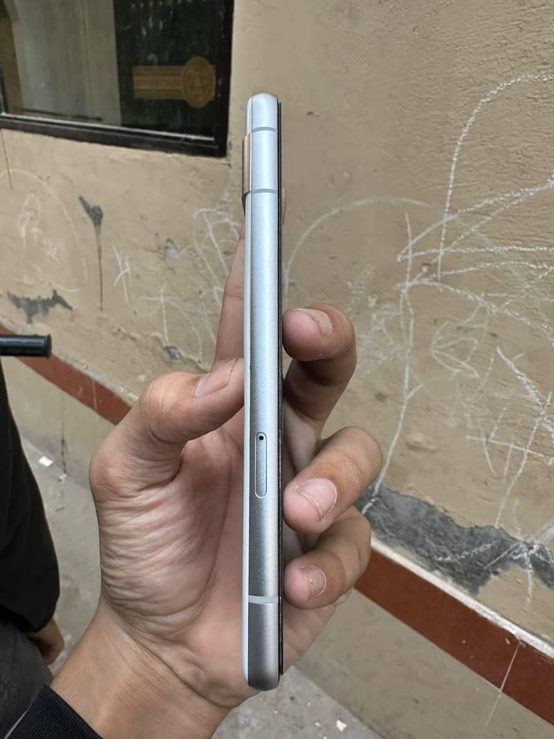 Google Pixel 7a 5