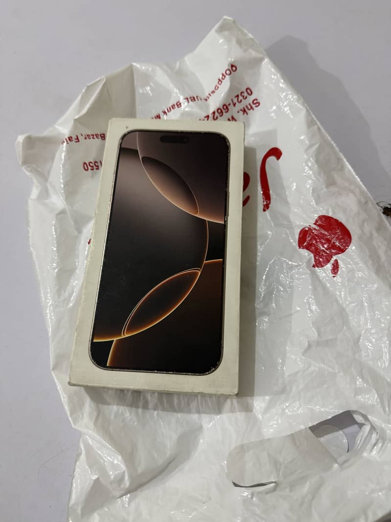 Apple iPhone 16 Pro Max 0