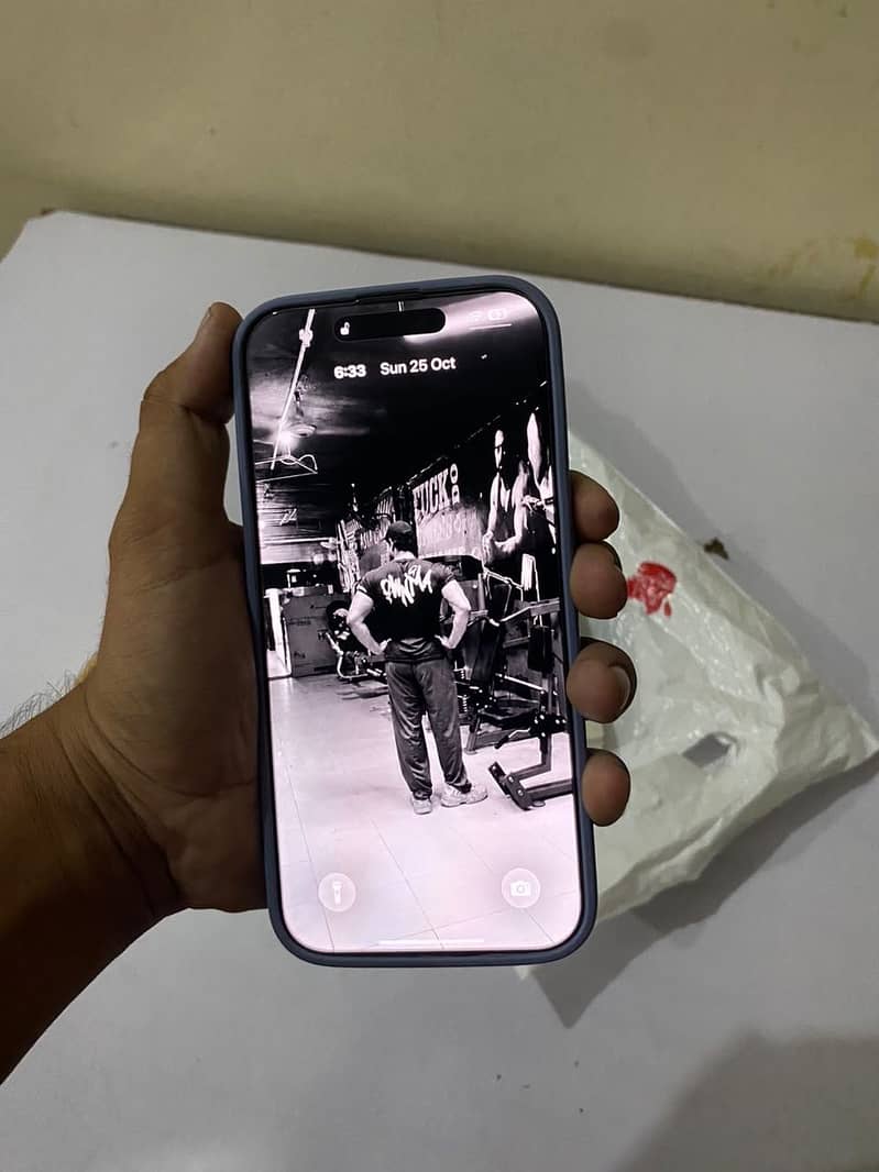 Apple iPhone 16 Pro Max 1