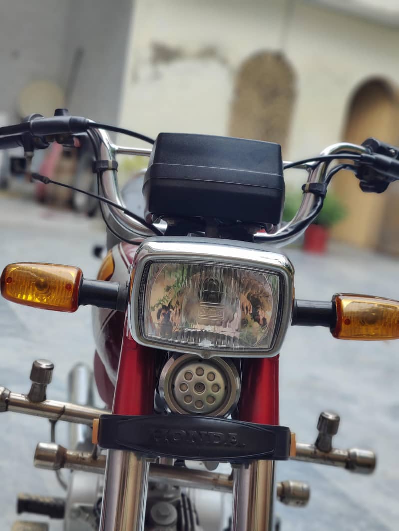 Honda CD 70 9