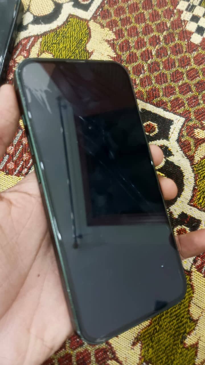 Apple iPhone 13 1