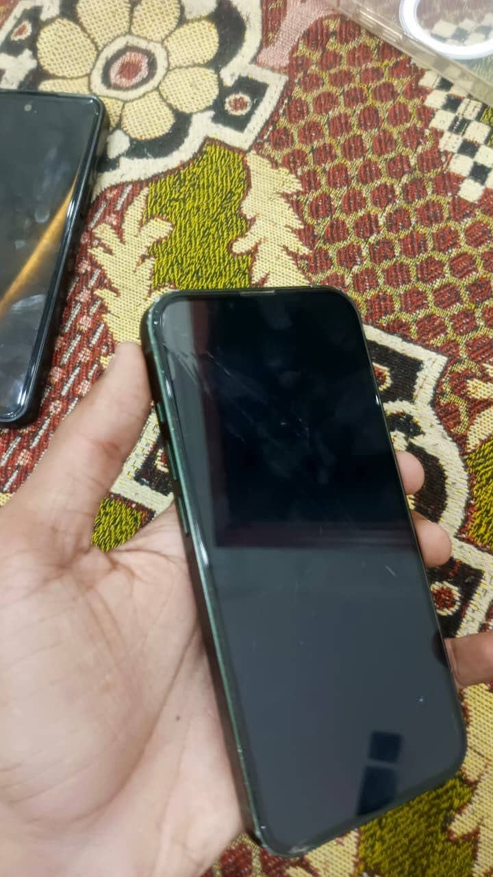 Apple iPhone 13 3