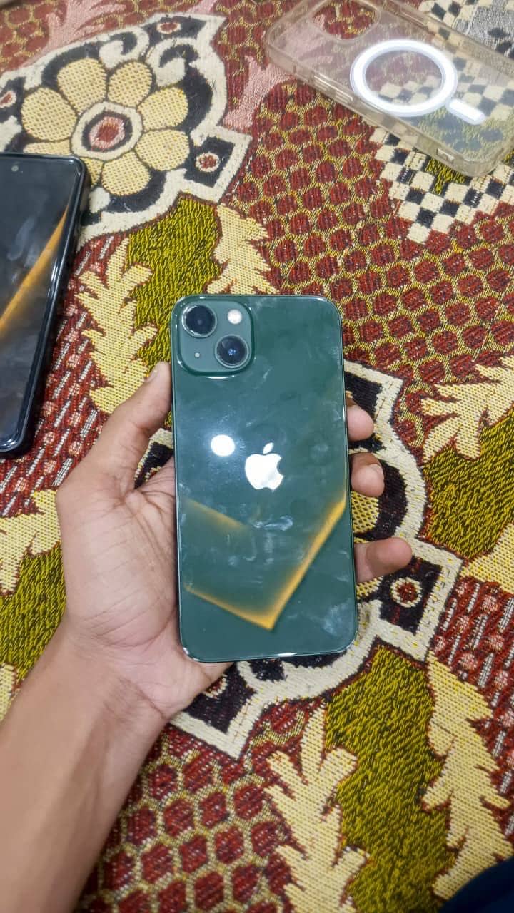 Apple iPhone 13 5