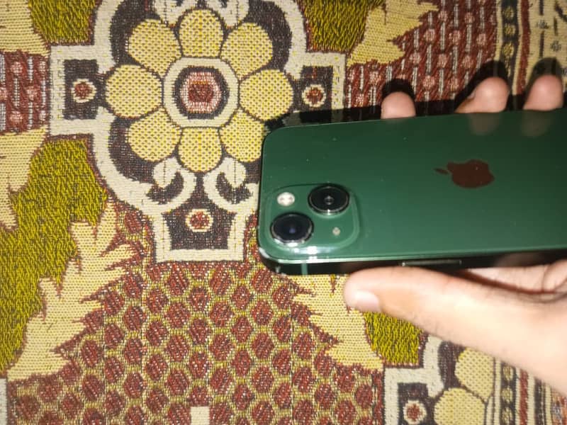 Apple iPhone 13 11