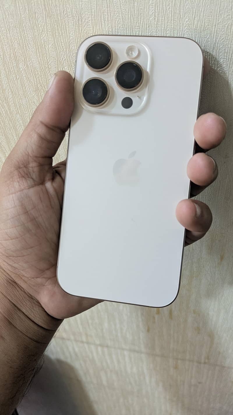 Apple iPhone 16 Pro 1