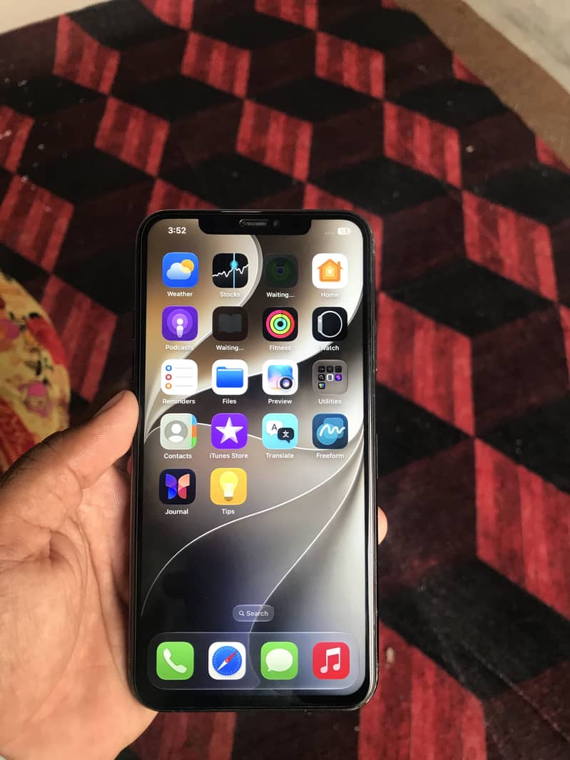 Apple iPhone 11 Pro Max 1