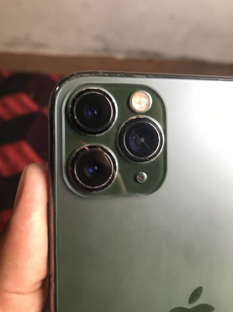 Apple iPhone 11 Pro Max 2