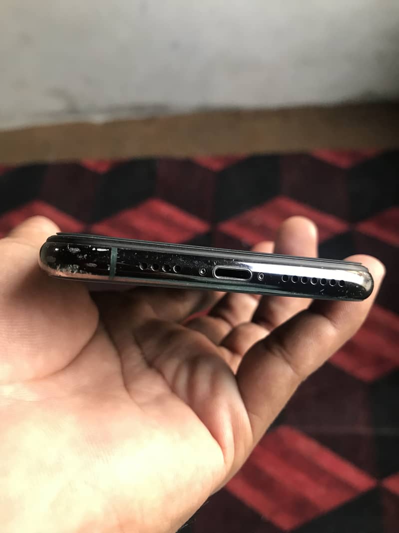 Apple iPhone 11 Pro Max 3