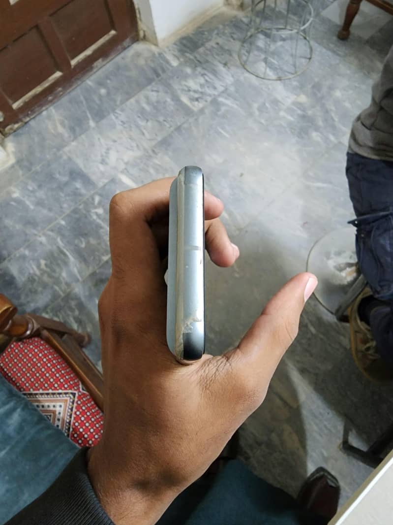 Google Pixel 8 6