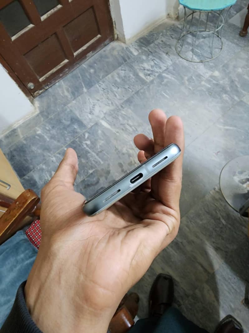 Google Pixel 8 10