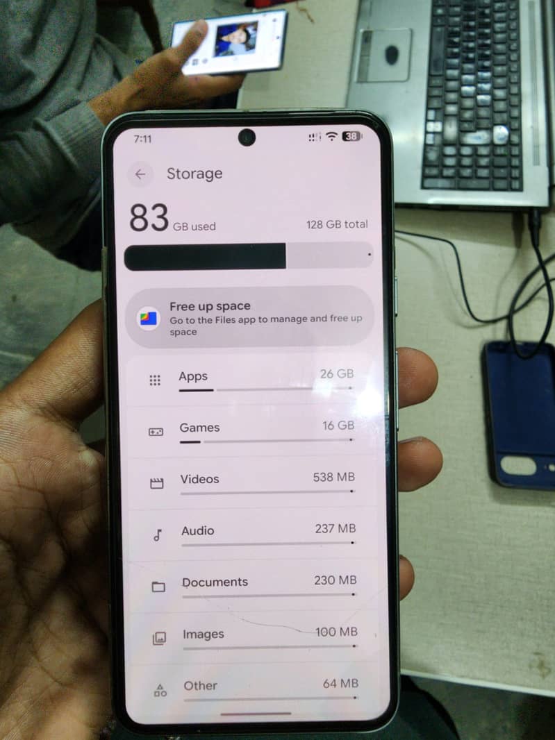 Google Pixel 8 11
