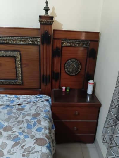 I want to sell my complete bedroom set