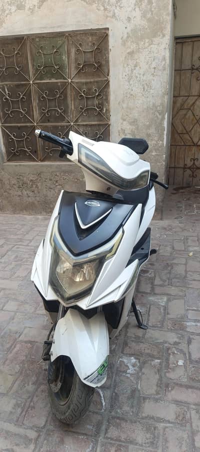 scooty yj future azadi