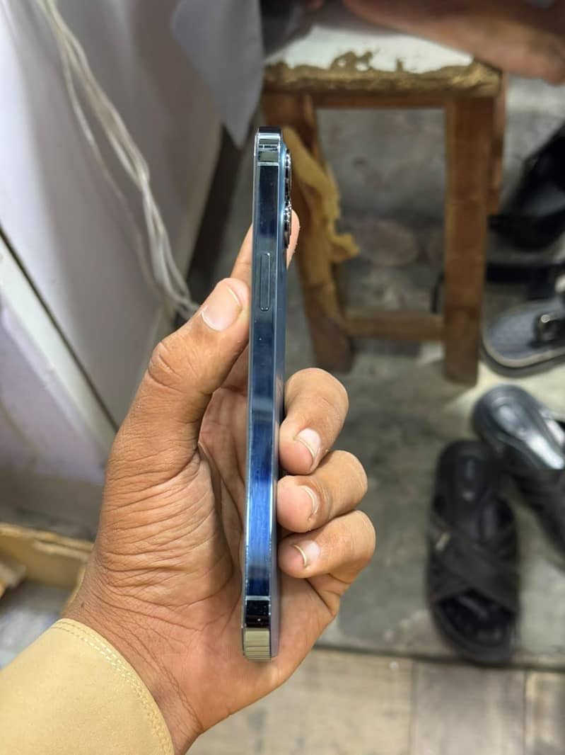 Apple iPhone 12 Pro Max 3