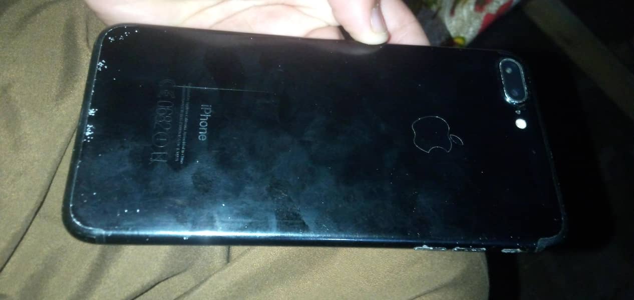 Apple iPhone 7 Plus 5