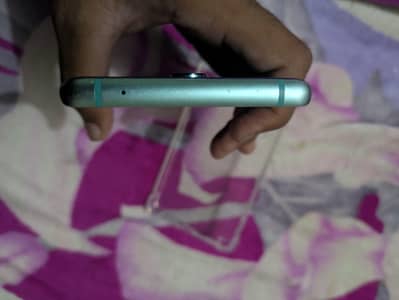 OnePlus 8 | 8GB / 128GB | All OK | Panel Side Lines (Picture Attached)