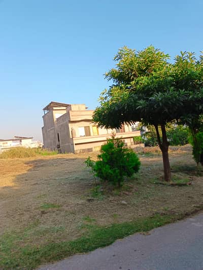 One Kanal heighted residential plot available for sale in National Police Foundation O-9 Islamabad
