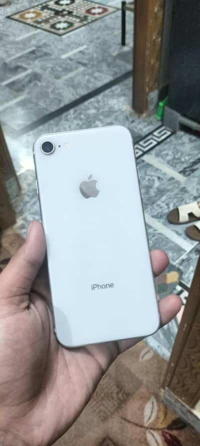 Apple iPhone 8