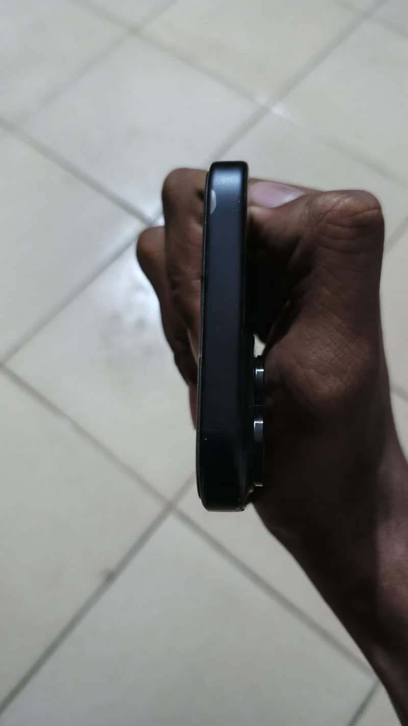 Apple iPhone 15 3