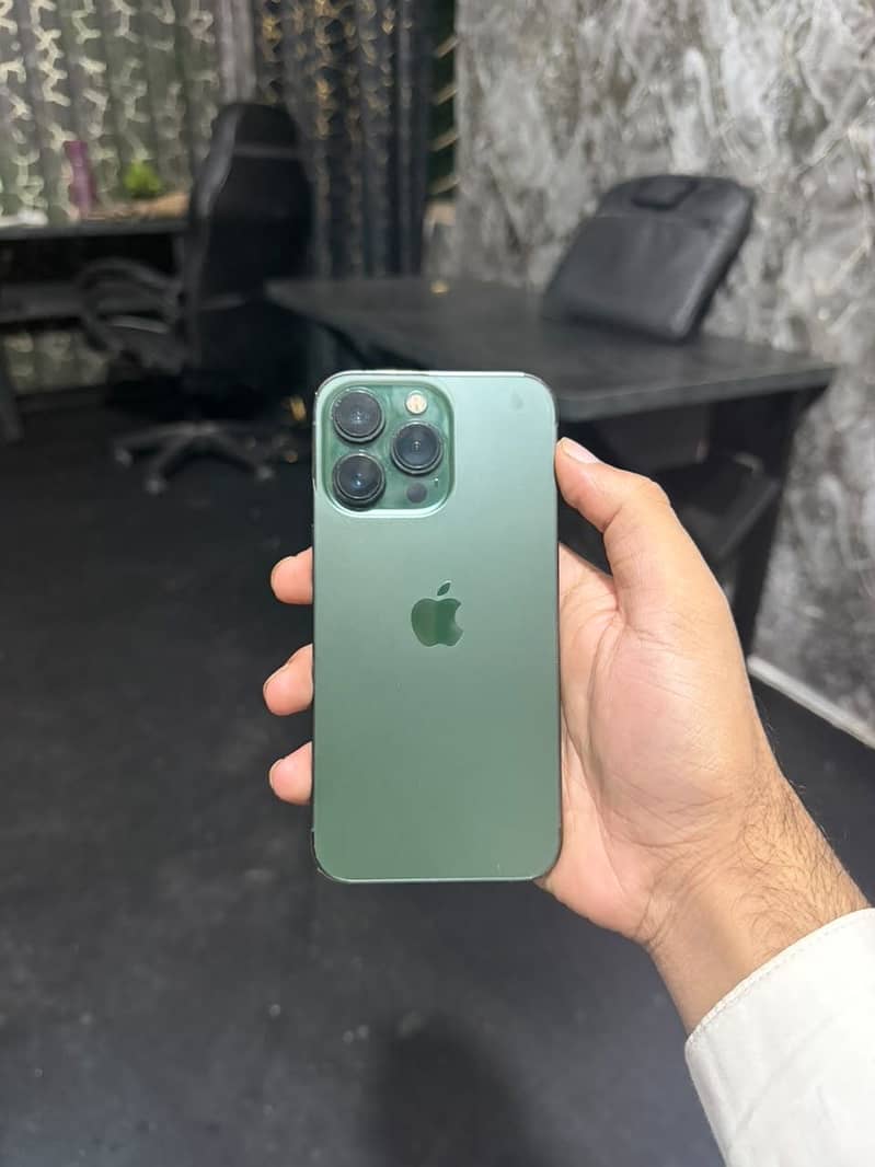 Apple iPhone 13 Pro 1