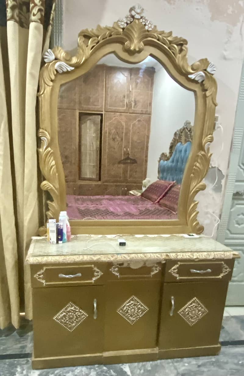 Stylish heavy bed set 1