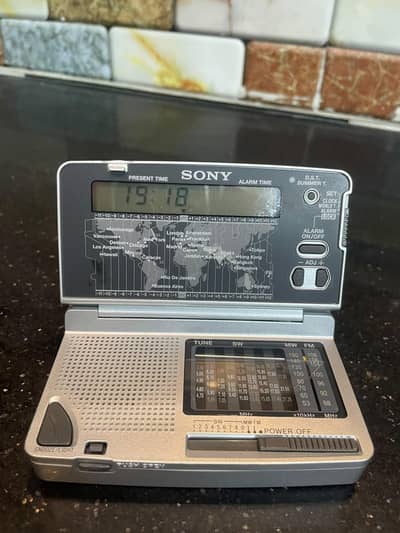 SONY WORLD BAND RADIO BRAND NEW