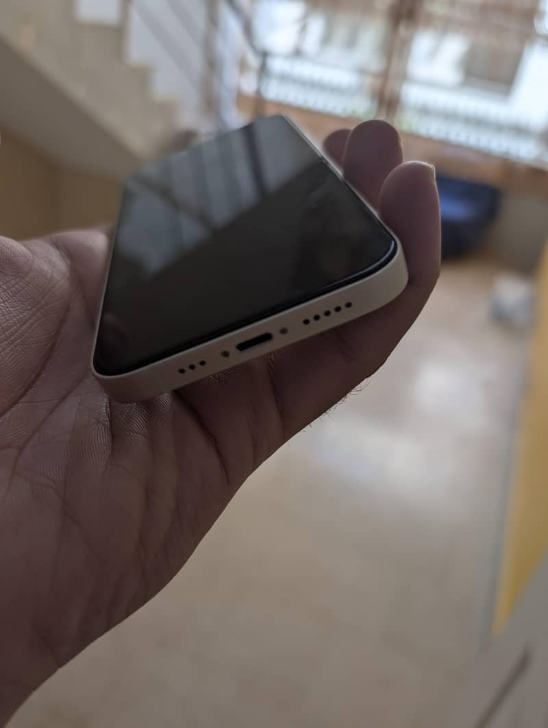 Apple iPhone 13 2