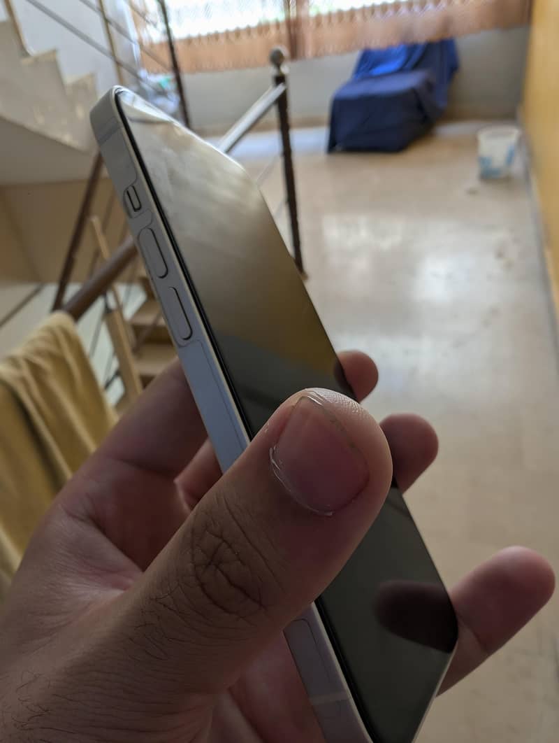 Apple iPhone 13 3