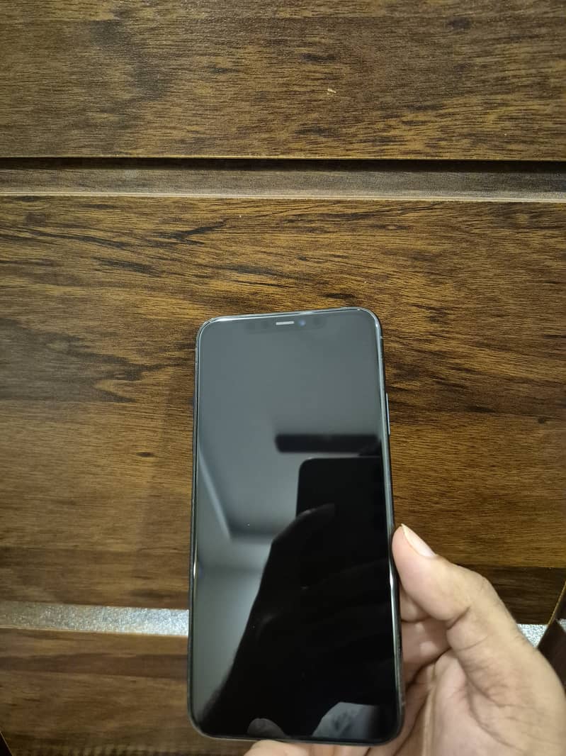 Apple iPhone 11 Pro Max 1