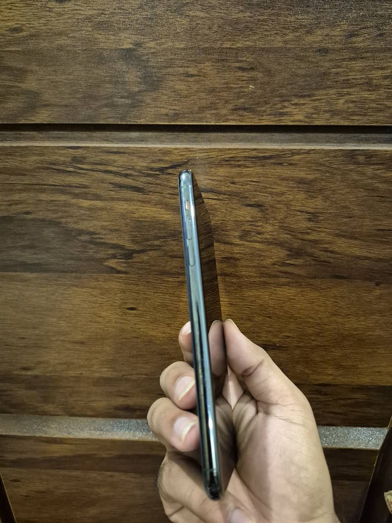 Apple iPhone 11 Pro Max 3